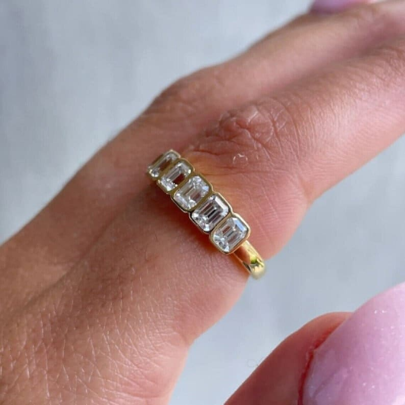 Bezel Set Diamond Band in 14k Gold / Bezel Set Diamond Ring / Simple Thin Gold Band White Diamond Ring / Diamond Bezel Set Wedding Band