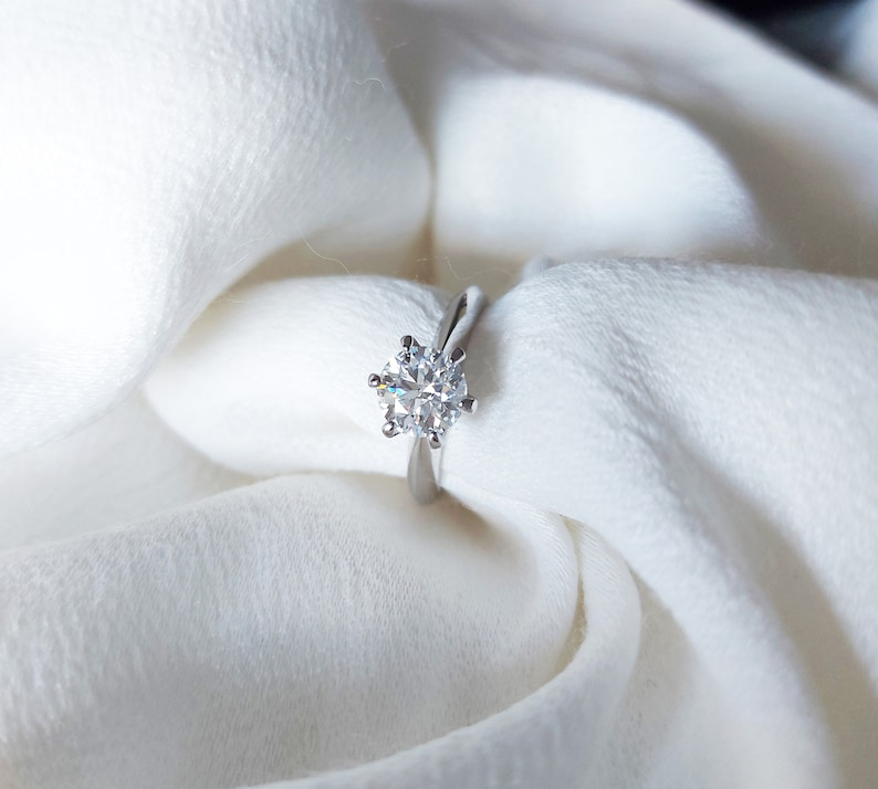 1CT Round Moissanite Ring/ 925 Sterling Silver Moissanite Ring/ Knife-edge Solitaire Ring/ Engagement Wedding Ring