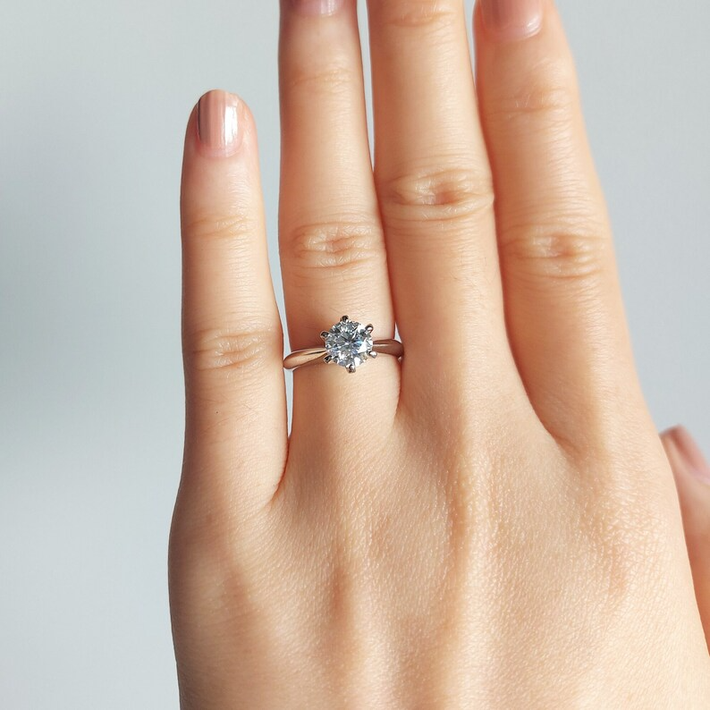1CT Round Moissanite Ring/ 925 Sterling Silver Moissanite Ring/ Knife-edge Solitaire Ring/ Engagement Wedding Ring