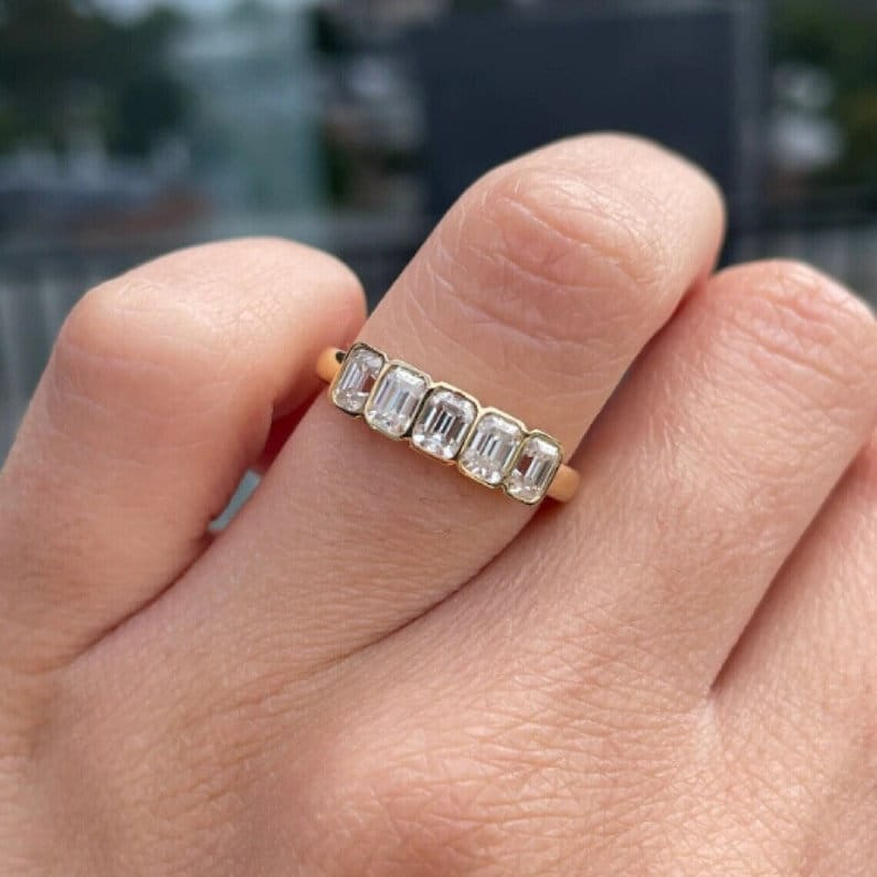 Bezel Set Diamond Band in 14k Gold / Bezel Set Diamond Ring / Simple Thin Gold Band White Diamond Ring / Diamond Bezel Set Wedding Band